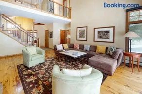 Mountain Luxury - Image 1