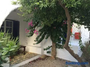 Utopia Hotel Apartments - Image 4