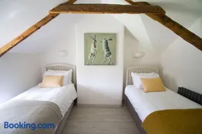 Barnwell Cottage *Stunning Cornish Cottage* Oozing Charm + Comfort - Image 2