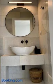 Artemis Sky Villa - Image 2