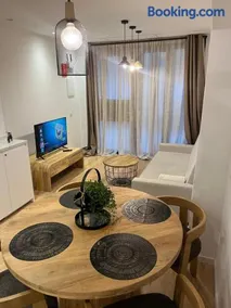 Apartamento acogedor frente a Plaza del Cedro - Image 1