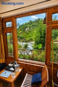 The Riverside Boutique Inn - Tirthan Valley - Image 2
