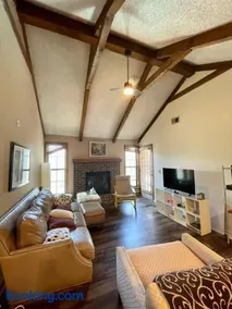 2bd condo w pool view deck 15mn from Kansas City - Image 2