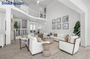 Driftwood Ocean Retreat - Image 3