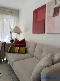 Garden Park Apartment - Image 2