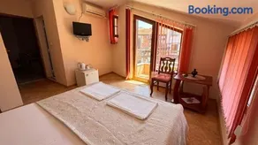 Family Hotel Emilia - Image 2