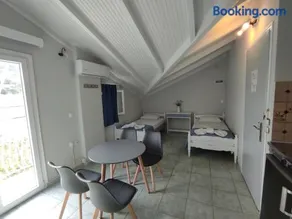 Venus Rooms - Image 2
