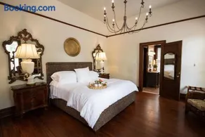 The Green Manor - Image 2