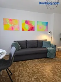 Art Home - Helles Apartment mit Balkon & Netflix - Image 1