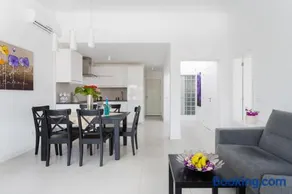 Apartment Eden Island Village - Image 1