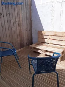 L'artistique, Maison pour 4 personnes, 2 chambres, stationnement gratuit, petite cour, spacieux, atypique - Image 4