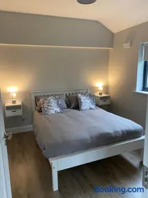 2 kingsize bedrooms at Castle View House - Image 3