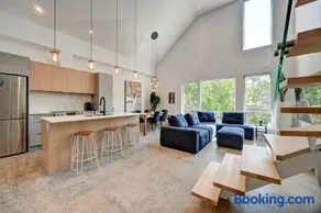 Luxury Penthouse 3Bedrooms 2Bathrooms Downtown Private Roof Terrace presented by TripMontreal - Image 1