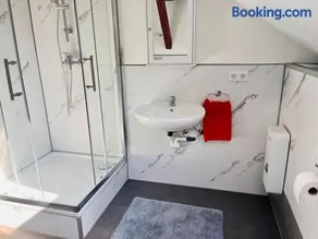 Cozy Apartment in Kleinkahl near Spessart with WIFI & Parking - Image 2