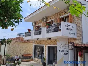 Babis Sea view apartments 10 - Image 1