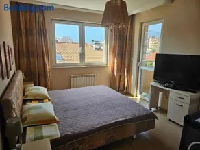 Bright and spacious apartment with panoramic views - Image 2