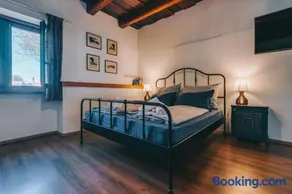 Feher Barany Apartment - Image 1