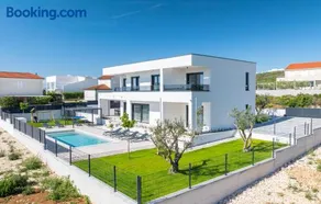 Villa Ikic ZadarVillas - Image 1