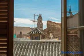 C61 - Brand New One Bedroom Cathedral Views - Image 1