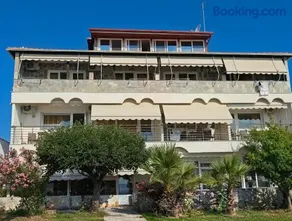 Ermioni Apartments - Image 2