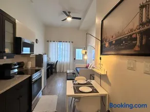 Spacious Family Suite with private Kitchenette and Laundry - Image 1