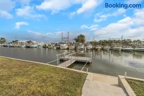 Bimini Breeze Retreat-Direct Gulf Access, Dock, Arcade Games, Fire Pit - Image 2