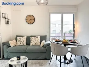 Krystal Garden, Bnbrickeys. - Image 5