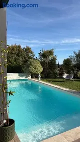 Suite romantique Le temps d'un Instant Loveroom Hammam jacuzzi piscine - Image 2