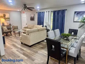 Family-friendly Decatur Oasis - Image 2