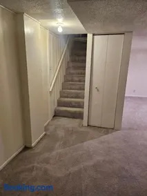 Plantlife LLC downstairs room shared property - Image 2