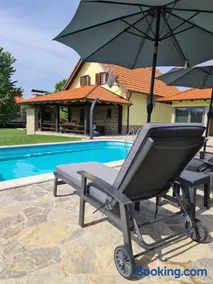 SPA HOLIDAY HOUSE REŽEK - Lovinac - Image 1