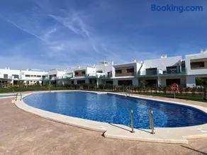Impresionante apartamento en zona de GOLF - Image 1