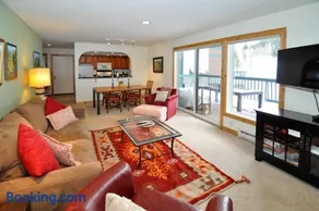 Cute 2 Bedroom East Vail Condo 1202 w/ Hot Tub and Shuttle - Image 1