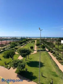 Évadez-vous ! Pied dans l'eau avec vue sur piscine - Image 3
