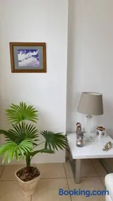 Miami Beachside Oceanfront Apartment - Image 2