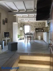 Iris Country House - Image 3