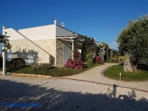 Villa Leralora - Exclusive Pool and Garden Retreat - Image 4