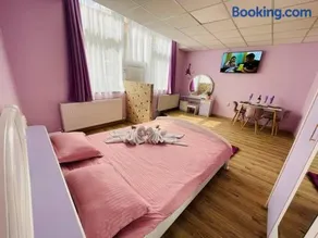 Lavender Luxury Apartment - Image 1
