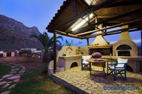 Stavros Beachfront Homeleader - Image 4