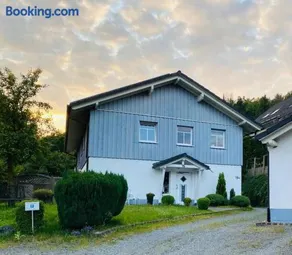 Ferienhaus 'Das Blaue Haus Am Rothaarsteig' mit privater Terrasse, privatem Garten und Wi-Fi - Image 1