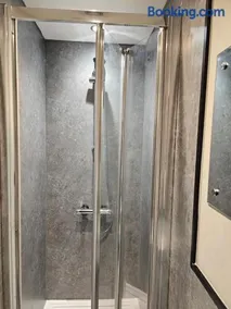 Double En Suite Room Newcastle Upon Tyne - Image 5