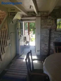Canfee Cottage - Image 3