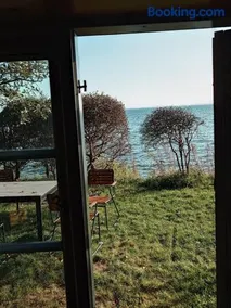 Historic Holiday Idyll Close To The Water - Image 5