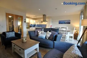 Seabreeze- stylish coastal home Crail - Image 2