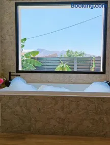 Villa romántica en Murcia con jacuzzi privado - Image 4