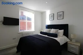 No.10 @ ShortStays Serviced apartments - Image 4