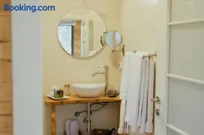 Assaf Boutique Winery & Cabins - Image 2