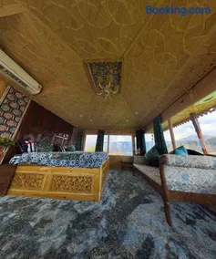 Premium group of houseboats - Image 5