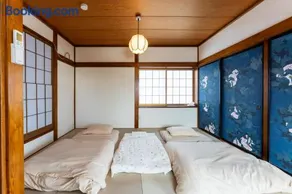 鶴岡中心市街地戸建て一棟貸切ゲストハウス - Image 1