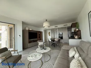 2-bedroom apartment with breathtaking ocean view - Image 5